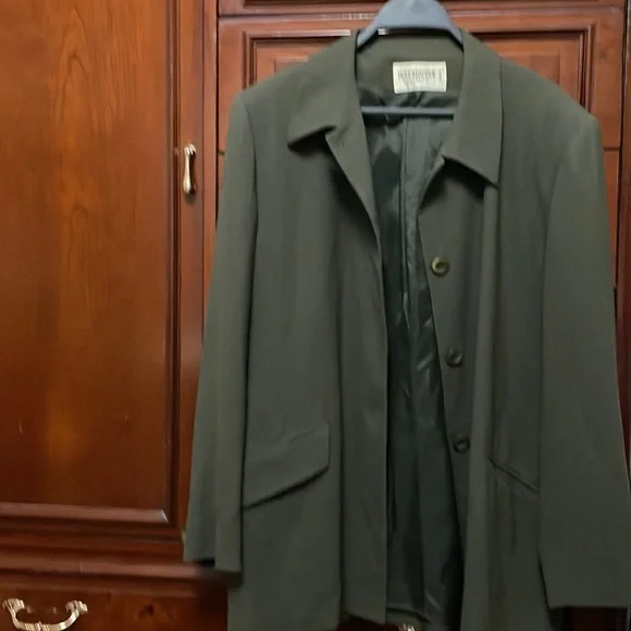 HOLT RENFREW Classics Blazer - Picture 2 of 6